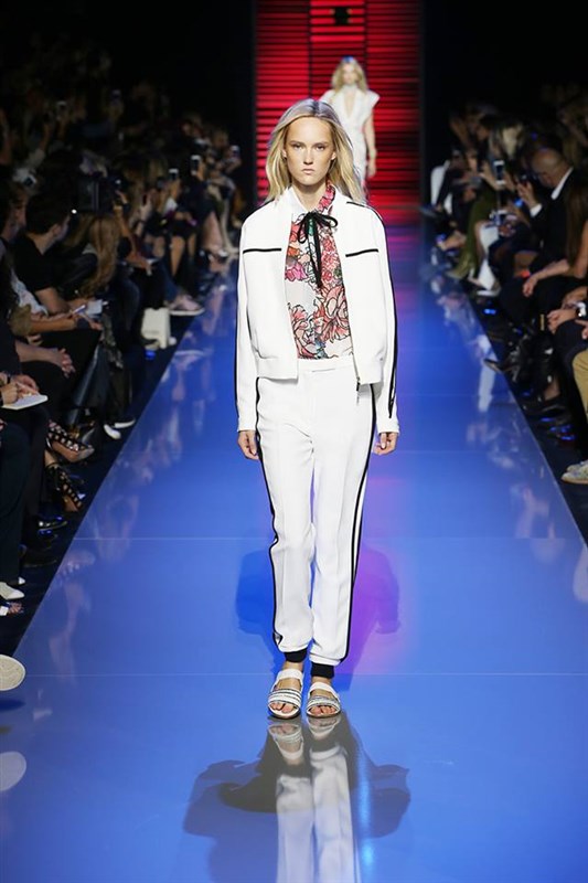 Elie Saab Ready-to-Wear Spring Summer 2016 Fashion Show